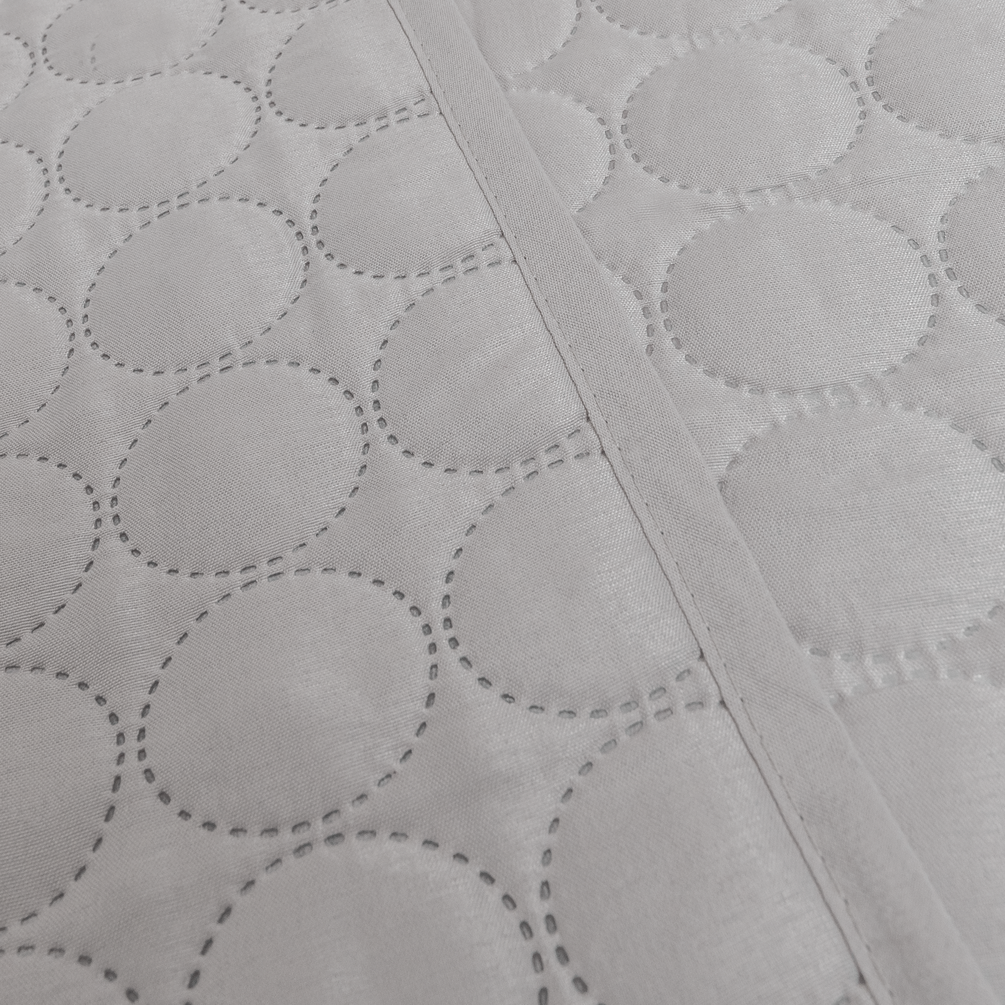 Bedspread Circles - Beige