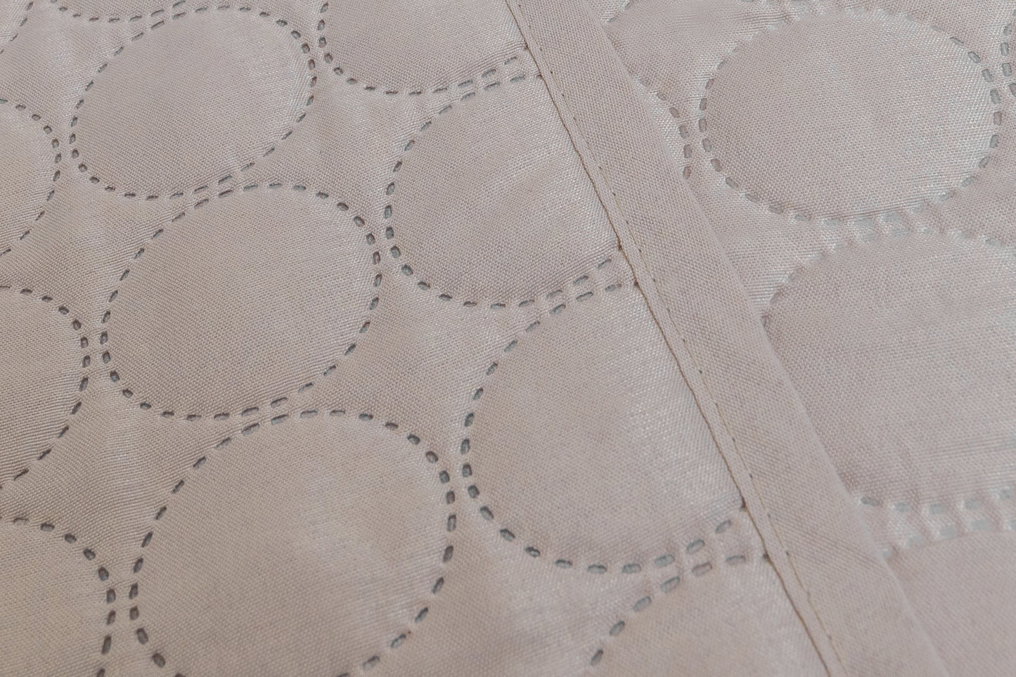 Bedspread Circles - Beige