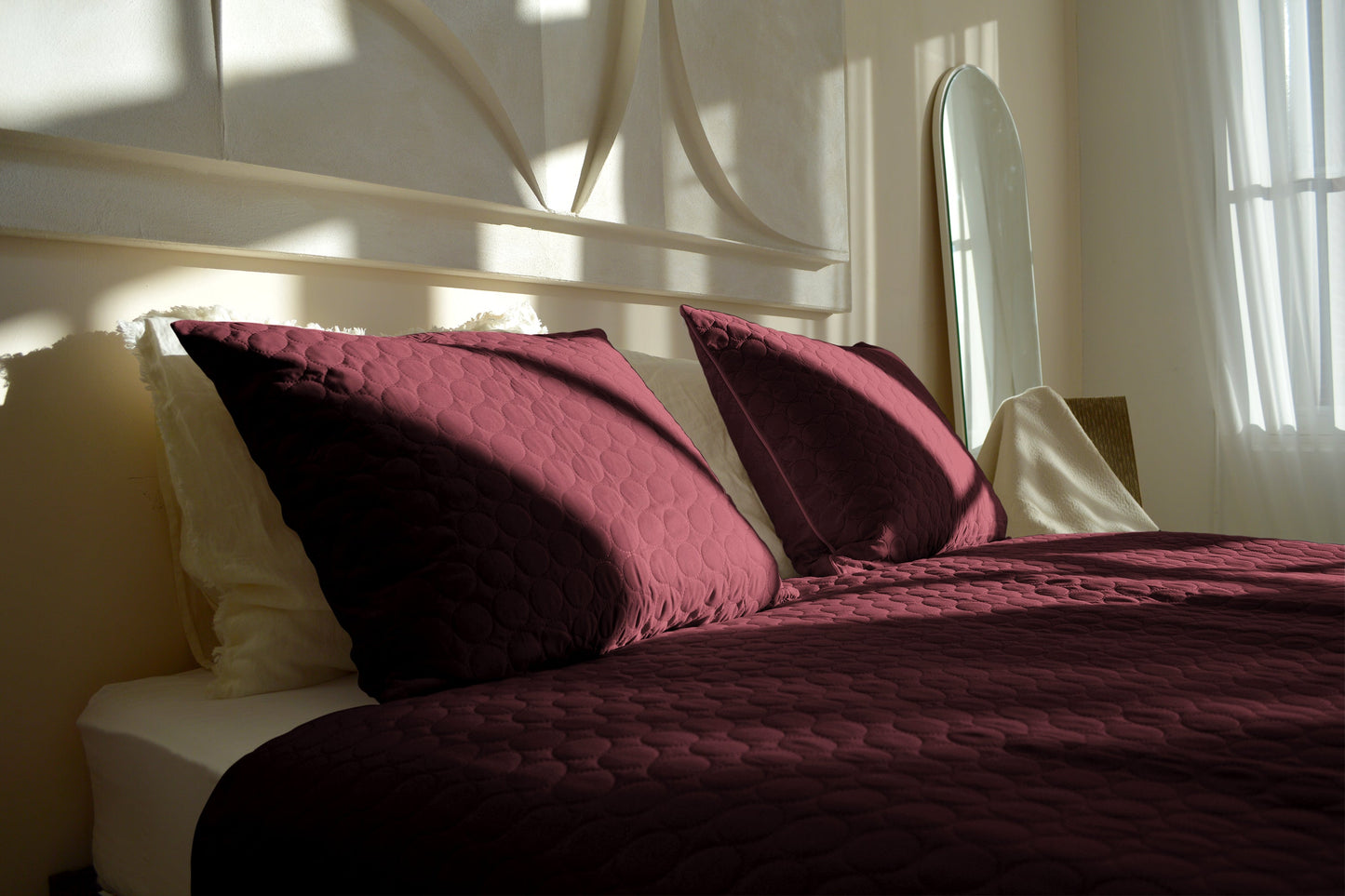 Bedspread Circles - Dark Red