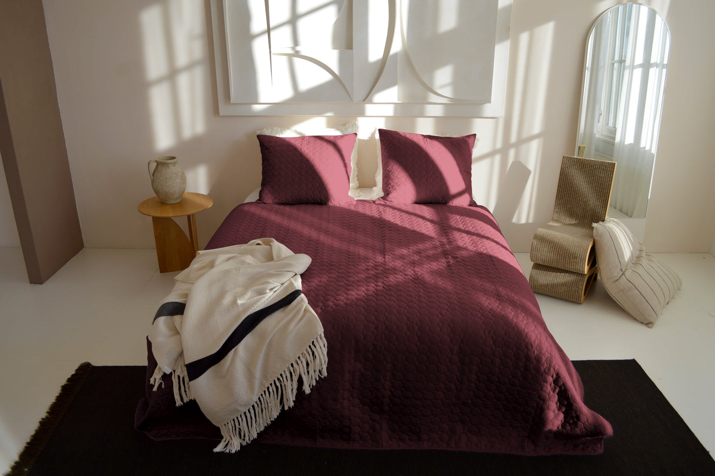 Bedspread Circles - Dark Red