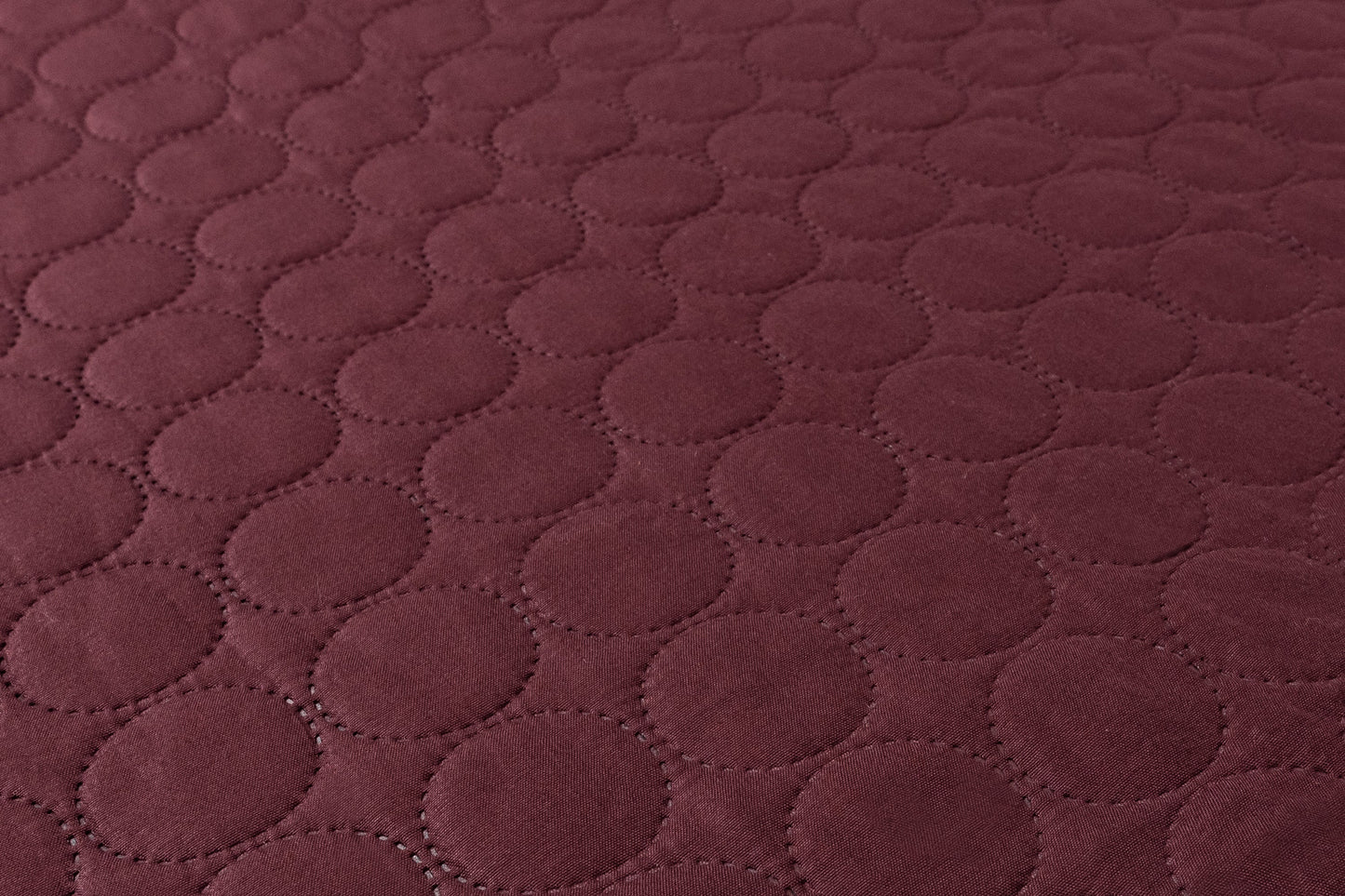 Bedspread Circles - Dark Red